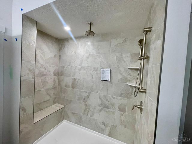 120 Magnolia Lane, Springboro, OH 45066