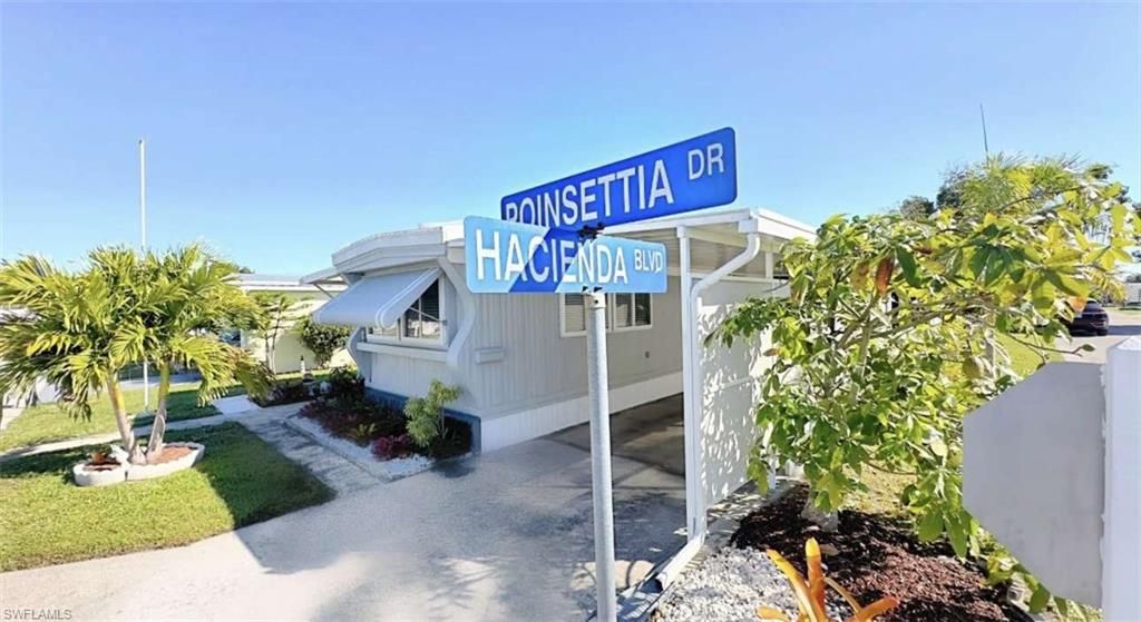 277 Poinsettia DR, Fort Myers, FL 33905