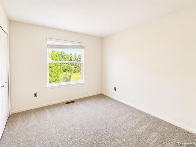 3235 Lynhurst Court, Rochester, MI 48306