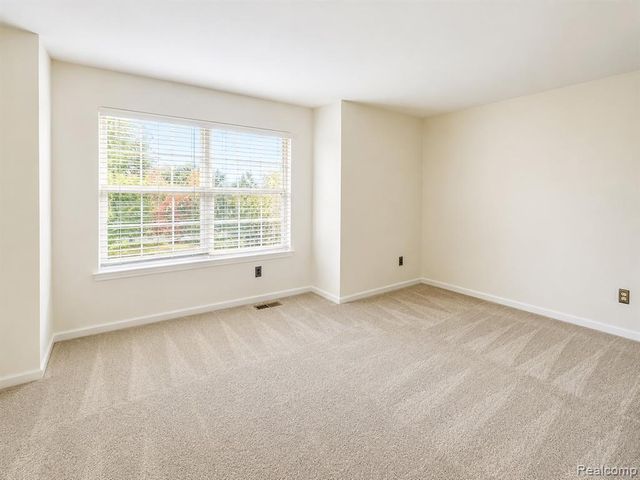 3235 Lynhurst Court, Rochester, MI 48306