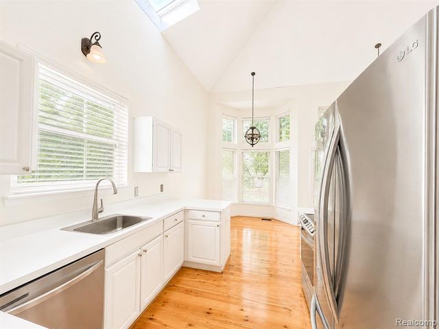 3235 Lynhurst Court, Rochester, MI 48306