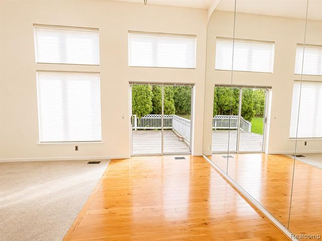 3235 Lynhurst Court, Rochester, MI 48306