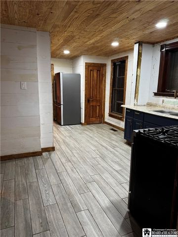 849 South Avenue, Bradford Town, PA 16701