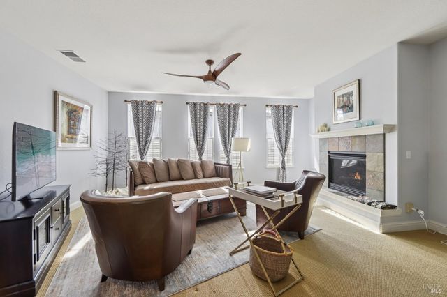 125 Johnson St, Windsor, CA 95492