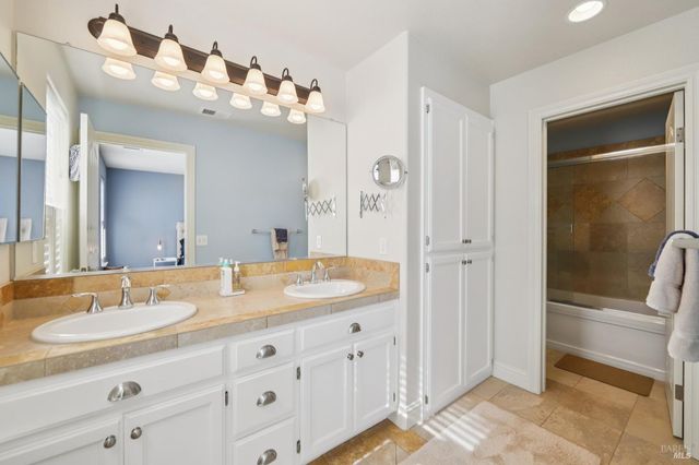 125 Johnson St, Windsor, CA 95492