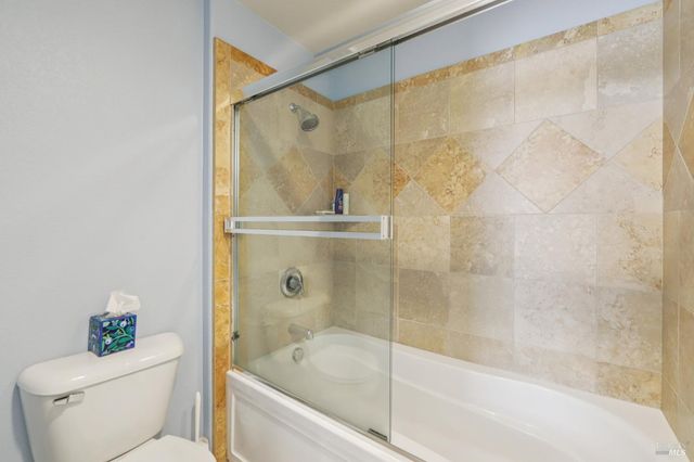 125 Johnson St, Windsor, CA 95492