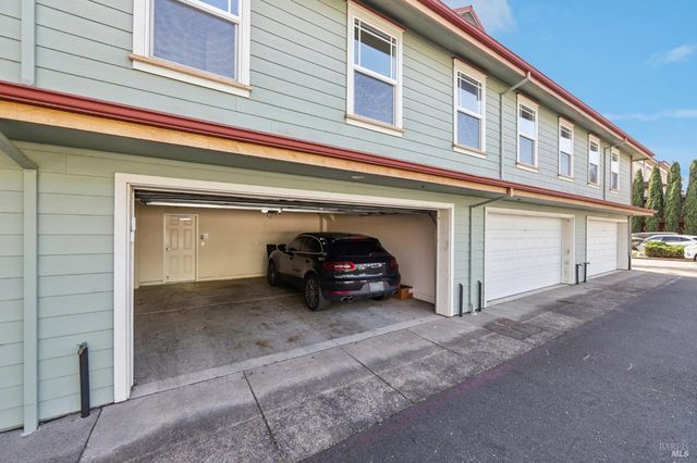 125 Johnson St, Windsor, CA 95492