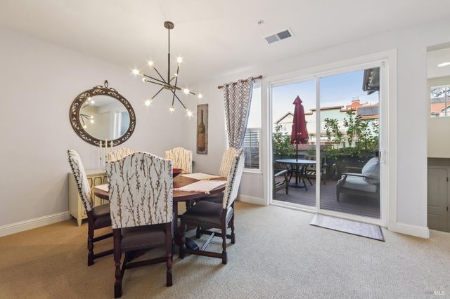 125 Johnson St, Windsor, CA 95492