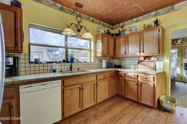 614 E 14th Street, Baxter Springs, KS 66713