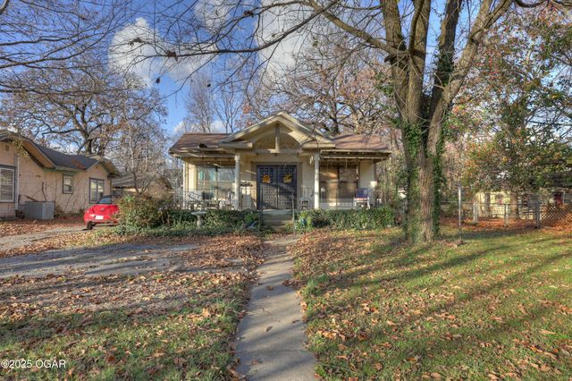 614 E 14th Street, Baxter Springs, KS 66713