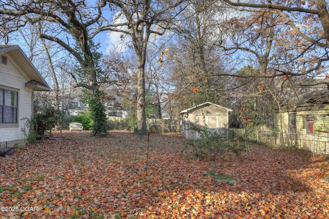 614 E 14th Street, Baxter Springs, KS 66713