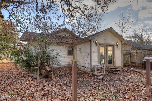 614 E 14th Street, Baxter Springs, KS 66713