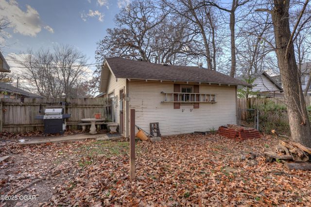 614 E 14th Street, Baxter Springs, KS 66713