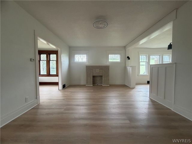 73 Hedwig-lower Avenue, Cheektowaga, NY 14211