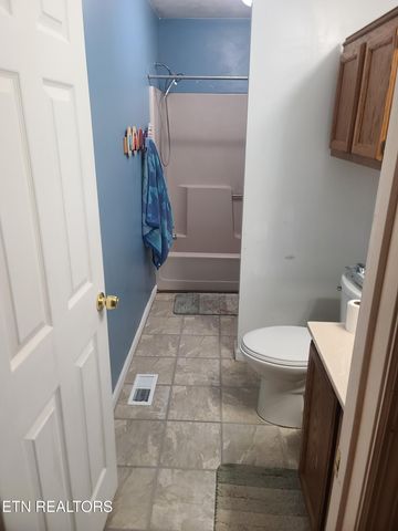 5202 Millet Lane, Knoxville, TN 37918