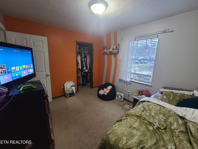 5202 Millet Lane, Knoxville, TN 37918