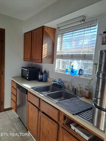 5202 Millet Lane, Knoxville, TN 37918