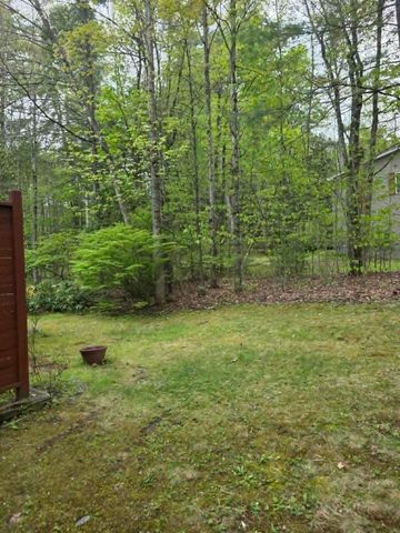 9 Evergreen Lane, Brattleboro, VT 05301