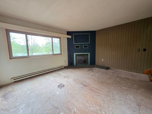 9 Evergreen Lane, Brattleboro, VT 05301