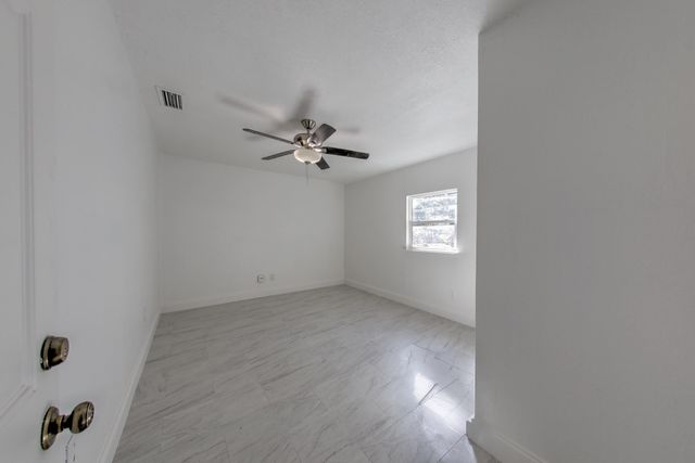 404 N 38 Street, Fort Pierce, FL 34947