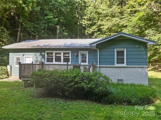 790 Thompson Road, Saluda, NC 28773