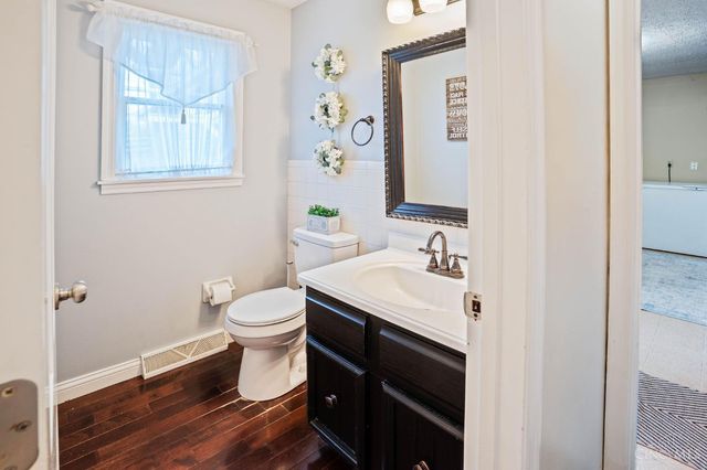 128 E Concord Drive, Lebanon, OH 45036