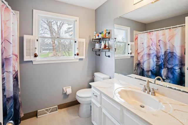 128 E Concord Drive, Lebanon, OH 45036