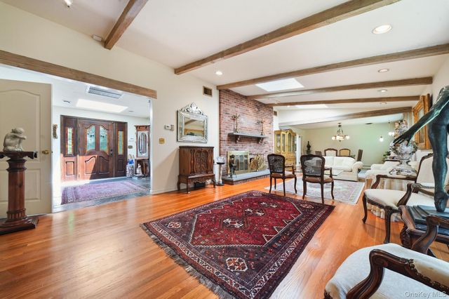 15 Tappentown Lane, Brookville, NY 11545