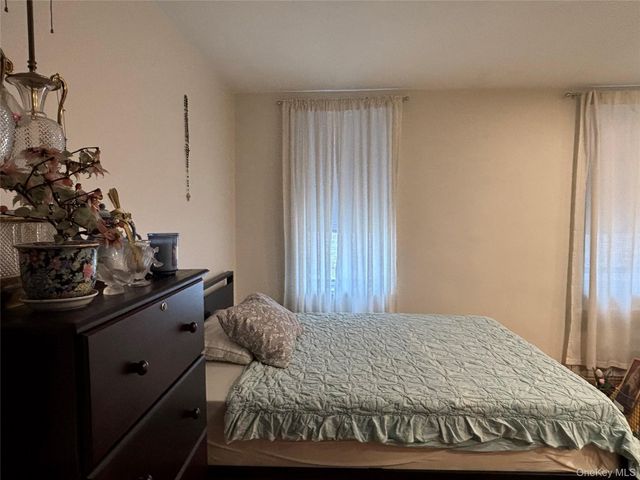 16 Main Street 2Y, East Rockaway, NY 11518