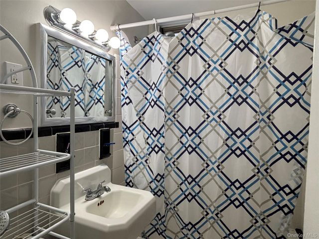 16 Main Street 2Y, East Rockaway, NY 11518