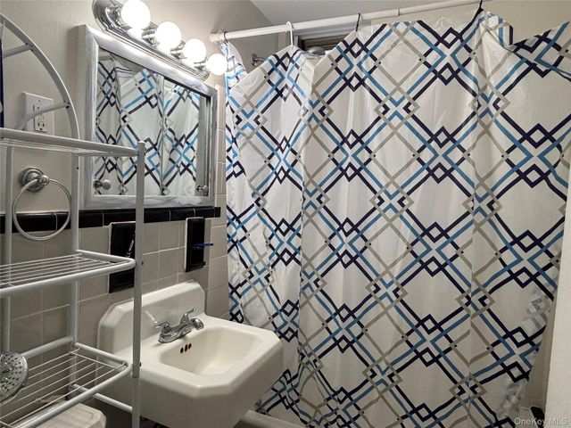 16 Main Street 2Y, East Rockaway, NY 11518
