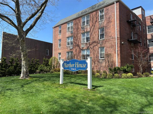 16 Main Street 2Y, East Rockaway, NY 11518