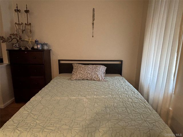 16 Main Street 2Y, East Rockaway, NY 11518