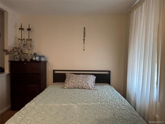 16 Main Street 2Y, East Rockaway, NY 11518