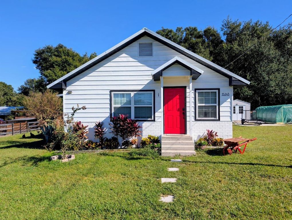 15243 S HIGHWAY 25, Weirsdale, FL 32195