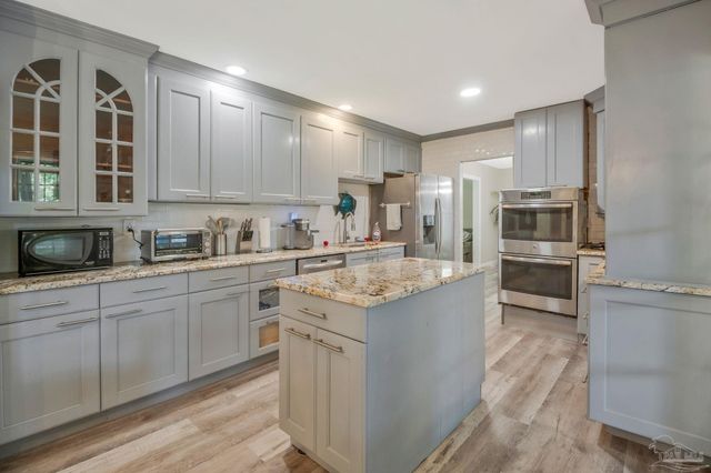 6210 Maybelle Dr, Pensacola, FL 32504
