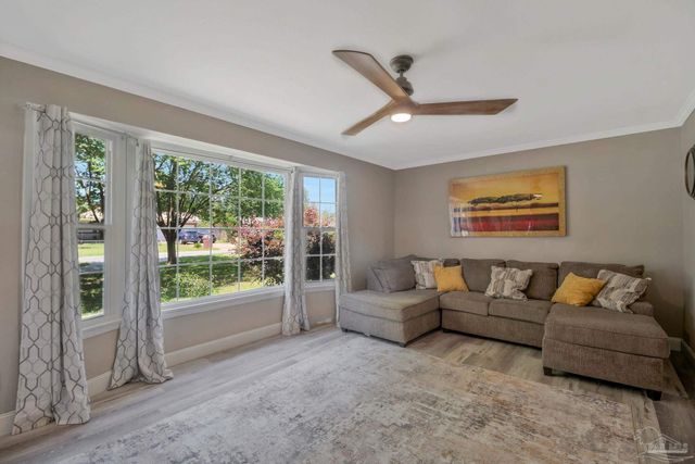6210 Maybelle Dr, Pensacola, FL 32504