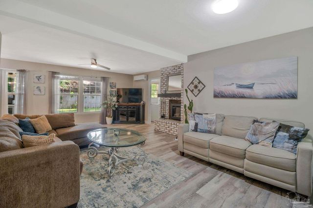 6210 Maybelle Dr, Pensacola, FL 32504