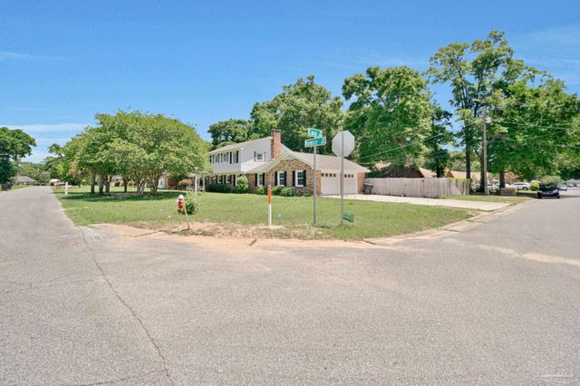 6210 Maybelle Dr, Pensacola, FL 32504