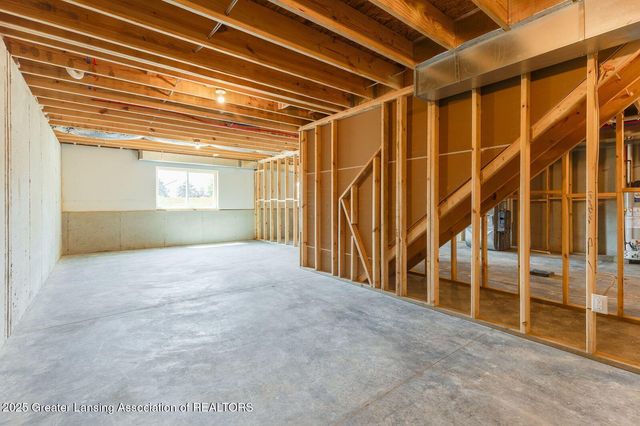 1275 Fieldstone Drive, St. Johns, MI 48879