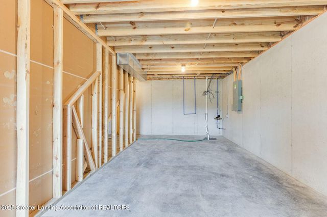 1275 Fieldstone Drive, St. Johns, MI 48879