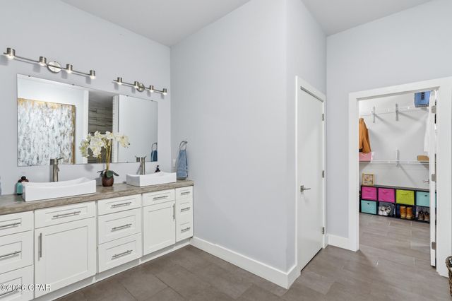 800 Lake Amick Drive, Niceville, FL 32578