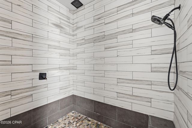 800 Lake Amick Drive, Niceville, FL 32578