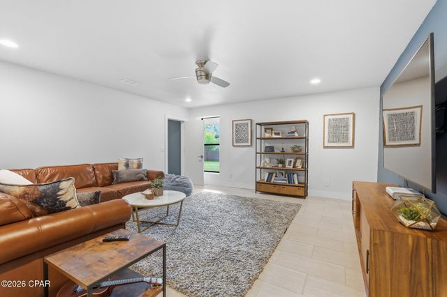 800 Lake Amick Drive, Niceville, FL 32578