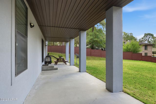 800 Lake Amick Drive, Niceville, FL 32578