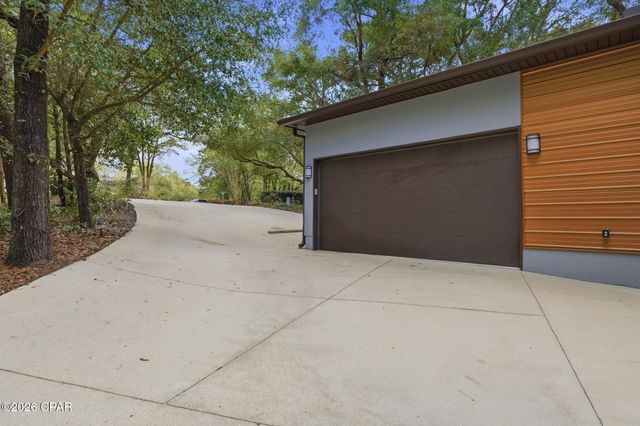 800 Lake Amick Drive, Niceville, FL 32578