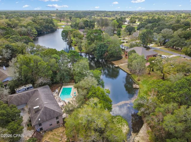 800 Lake Amick Drive, Niceville, FL 32578