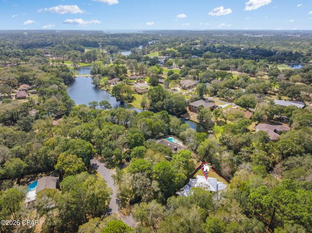 800 Lake Amick Drive, Niceville, FL 32578