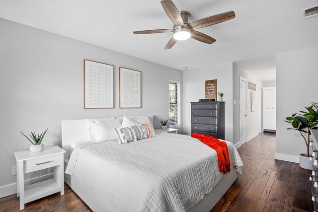 1821 Lois St, Kerrville, TX 78028