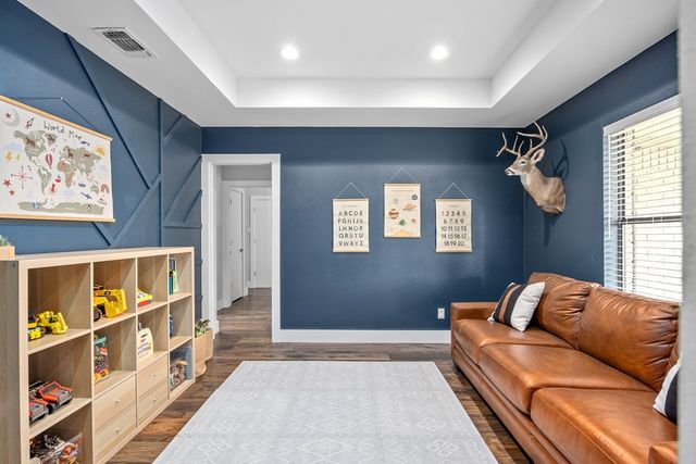 1821 Lois St, Kerrville, TX 78028